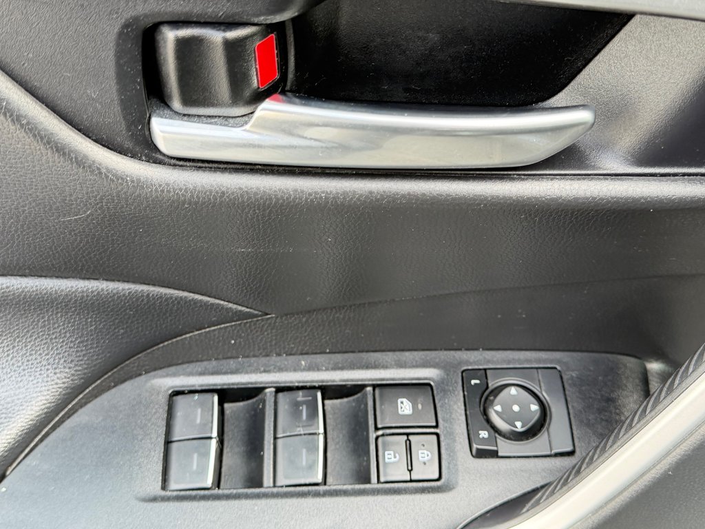 Toyota RAV4 XLE AWD / VITRE TEINTÉES / BAS KILOS ! / 2024 à Thetford Mines, Québec - 29 - w1024h768px