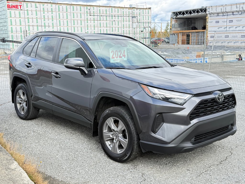 Toyota RAV4 XLE AWD / VITRE TEINTÉES / BAS KILOS ! / 2024 à Thetford Mines, Québec - 3 - w1024h768px