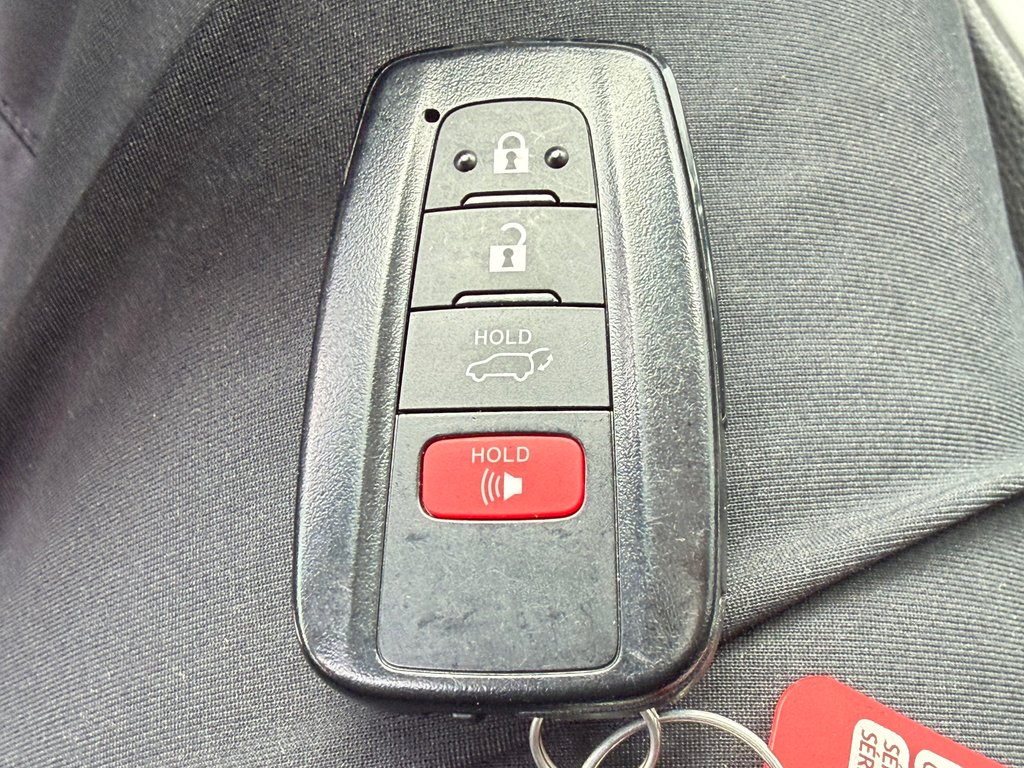 Toyota RAV4 XLE AWD / VITRE TEINTÉES / BAS KILOS ! / 2024 à Thetford Mines, Québec - 52 - w1024h768px