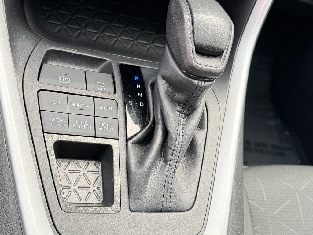 Toyota RAV4 XLE AWD / VITRE TEINTÉES / BAS KILOS ! / 2024 à Thetford Mines, Québec - 45 - w1024h768px