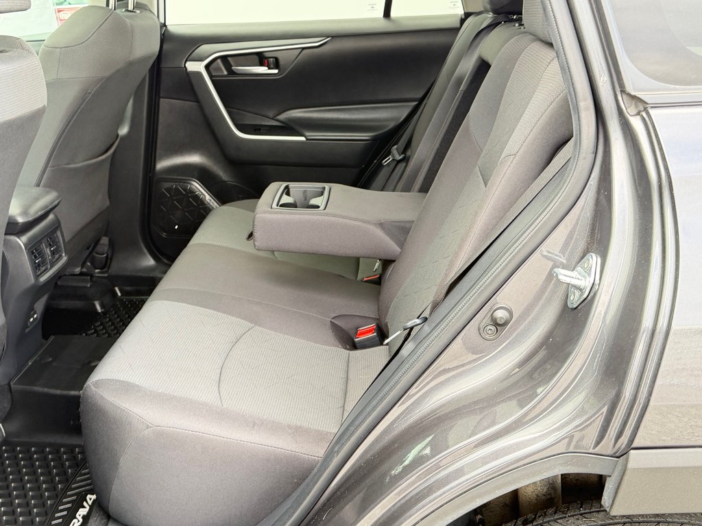 Toyota RAV4 XLE AWD / VITRE TEINTÉES / BAS KILOS ! / 2024 à Thetford Mines, Québec - 54 - w1024h768px