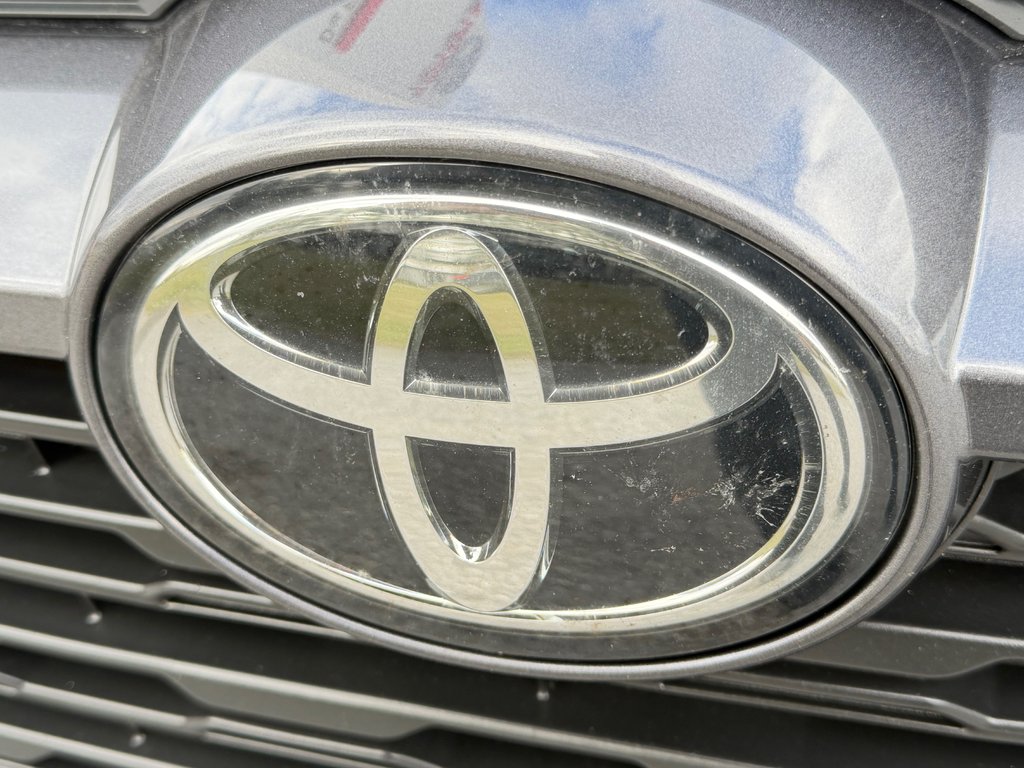 Toyota RAV4 XLE AWD / VITRE TEINTÉES / BAS KILOS ! / 2024 à Thetford Mines, Québec - 11 - w1024h768px