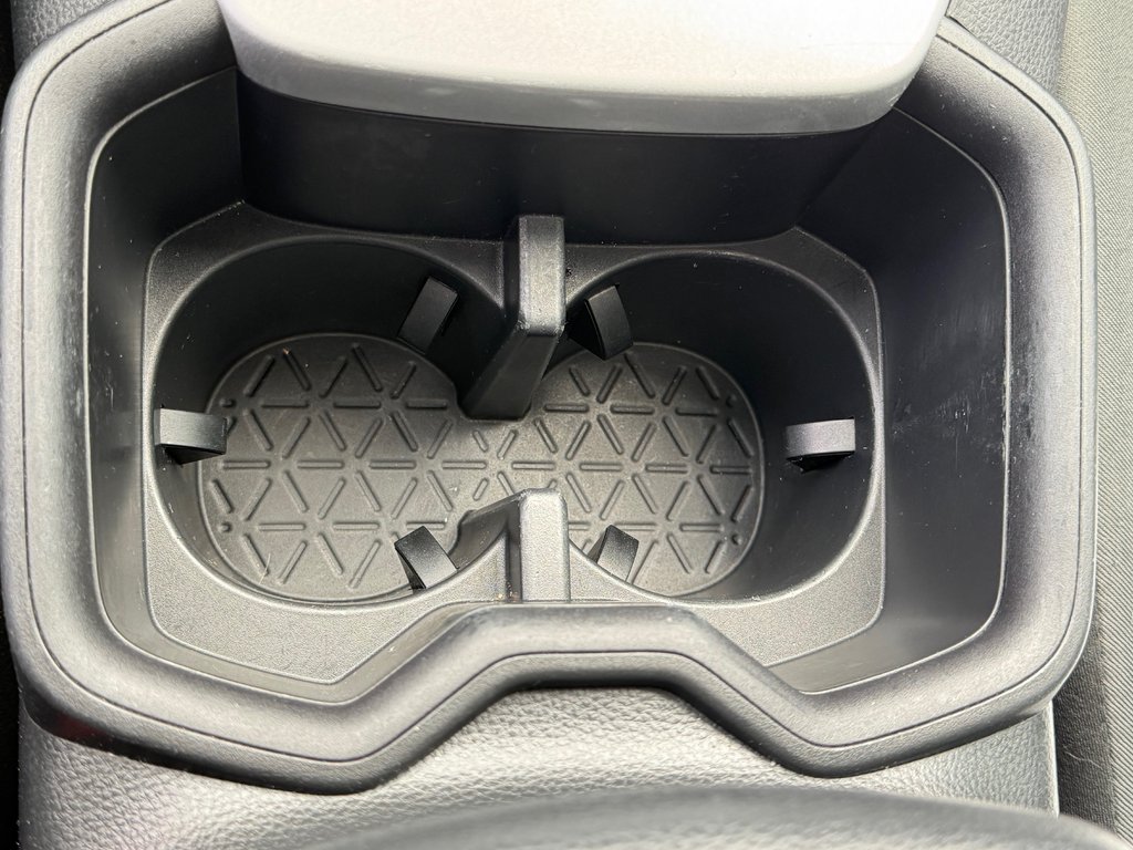 Toyota RAV4 XLE AWD / VITRE TEINTÉES / BAS KILOS ! / 2024 à Thetford Mines, Québec - 47 - w1024h768px