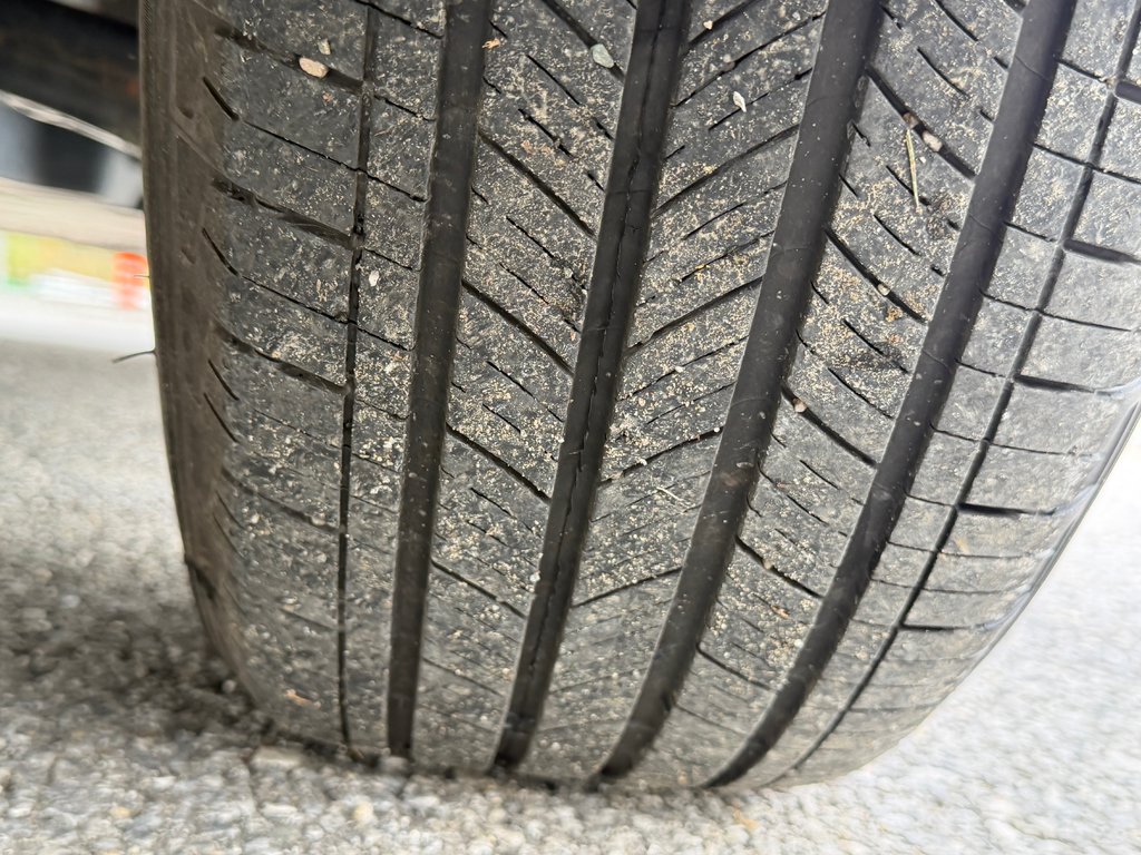 Toyota RAV4 XLE AWD / VITRE TEINTÉES / BAS KILOS ! / 2024 à Thetford Mines, Québec - 15 - w1024h768px