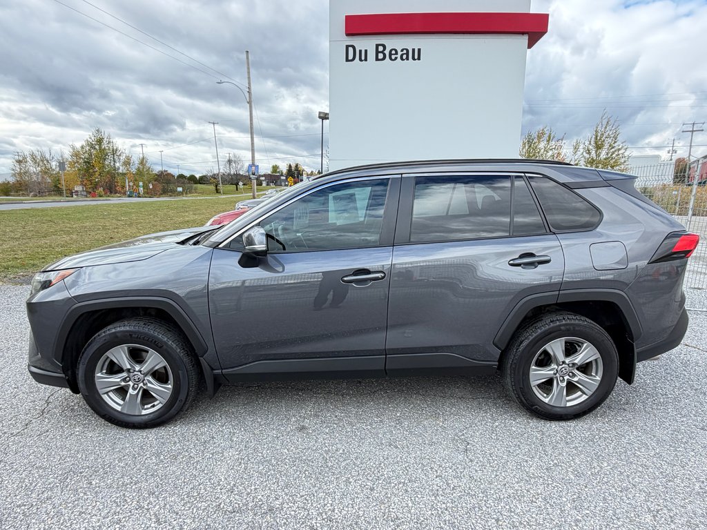 Toyota RAV4 XLE AWD / VITRE TEINTÉES / BAS KILOS ! / 2024 à Thetford Mines, Québec - 8 - w1024h768px