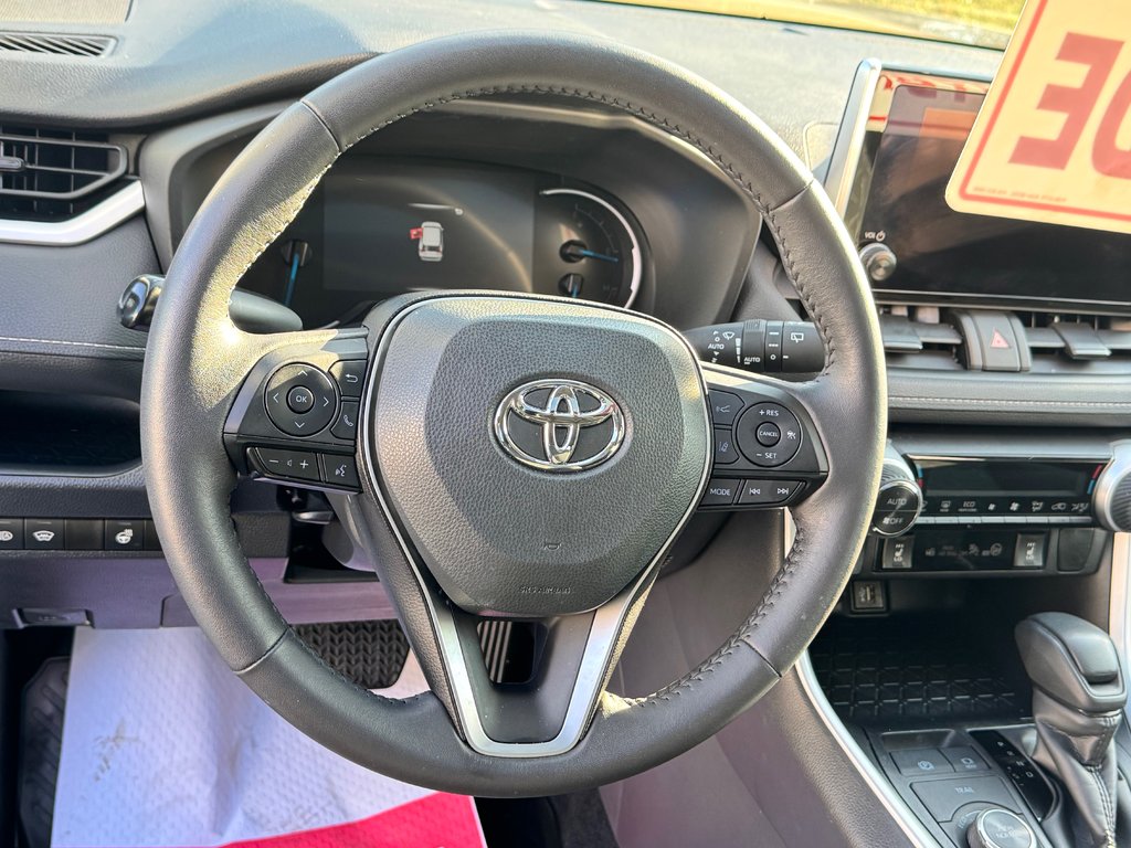 2025 Toyota RAV4 HYBRIDE XLE AWD / LE MOINS CHER AU CANADA / in Thetford Mines, Quebec - 35 - w1024h768px
