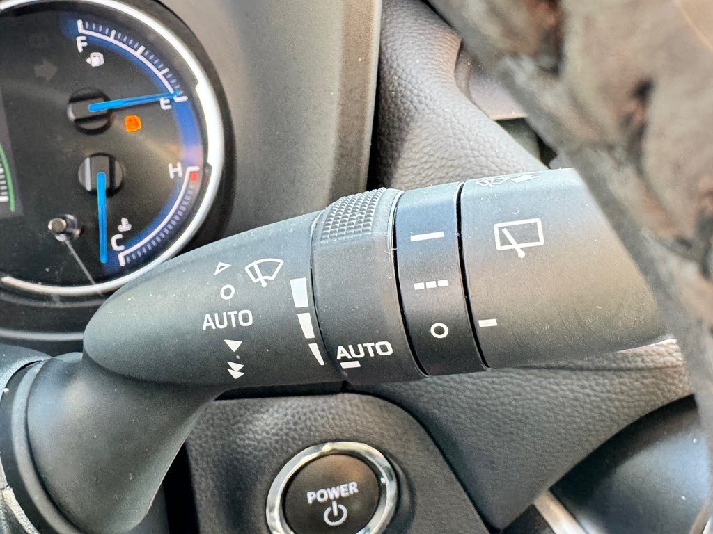 2025 Toyota RAV4 HYBRIDE XLE AWD / LE MOINS CHER AU CANADA / in Thetford Mines, Quebec - 40 - w1024h768px
