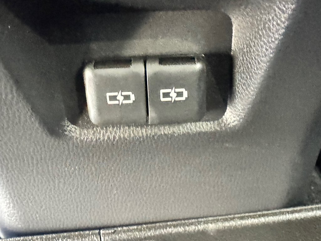 2025 Toyota RAV4 HYBRIDE XLE AWD / LE MOINS CHER AU CANADA / in Thetford Mines, Quebec - 60 - w1024h768px