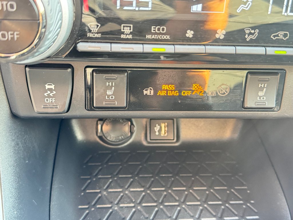 2025 Toyota RAV4 HYBRIDE XLE AWD / LE MOINS CHER AU CANADA / in Thetford Mines, Quebec - 45 - w1024h768px