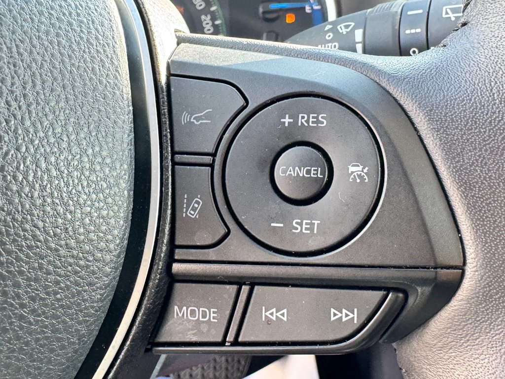 2025 Toyota RAV4 HYBRIDE XLE AWD / LE MOINS CHER AU CANADA / in Thetford Mines, Quebec - 39 - w1024h768px