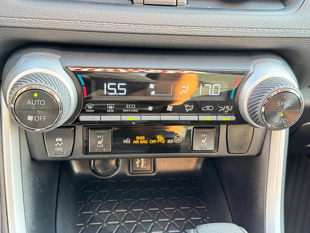 2025 Toyota RAV4 HYBRIDE XLE AWD / LE MOINS CHER AU CANADA / in Thetford Mines, Quebec - 44 - w1024h768px