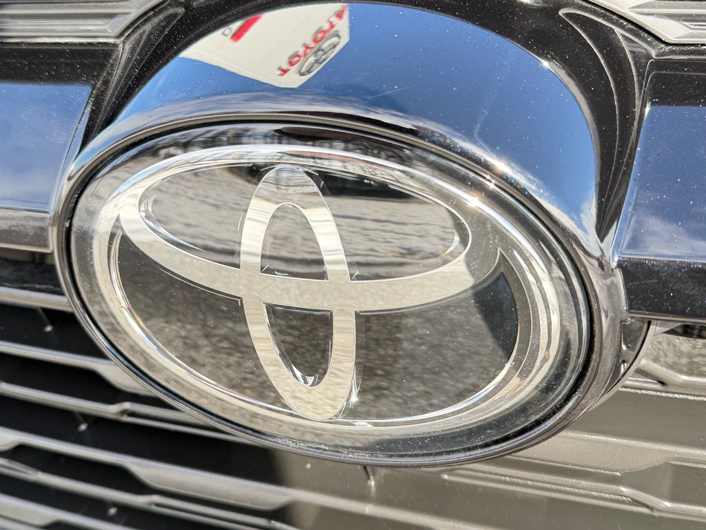 Toyota RAV4 XLE AWD / HITCH TOYOTA / TAG / ÉTAT NEUF !!! / 2025 à Thetford Mines, Québec - 11 - w1024h768px