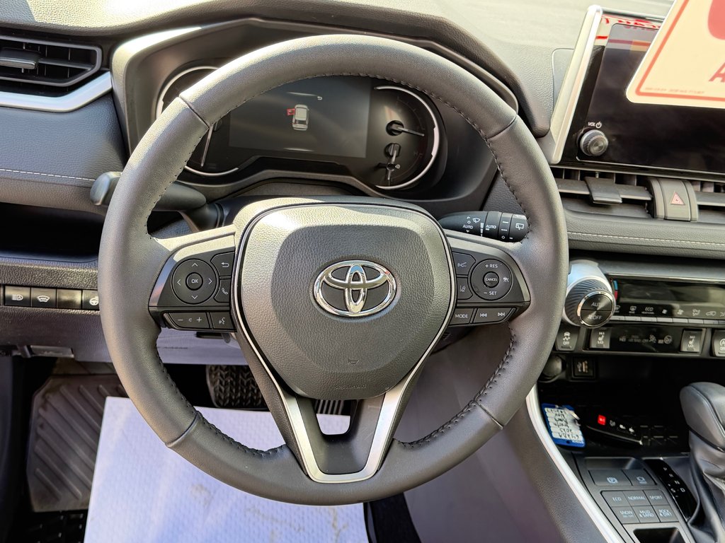 Toyota RAV4 XLE AWD / HITCH TOYOTA / TAG / ÉTAT NEUF !!! / 2025 à Thetford Mines, Québec - 34 - w1024h768px