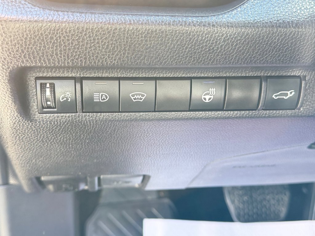 Toyota RAV4 XLE AWD / HITCH TOYOTA / TAG / ÉTAT NEUF !!! / 2025 à Thetford Mines, Québec - 33 - w1024h768px