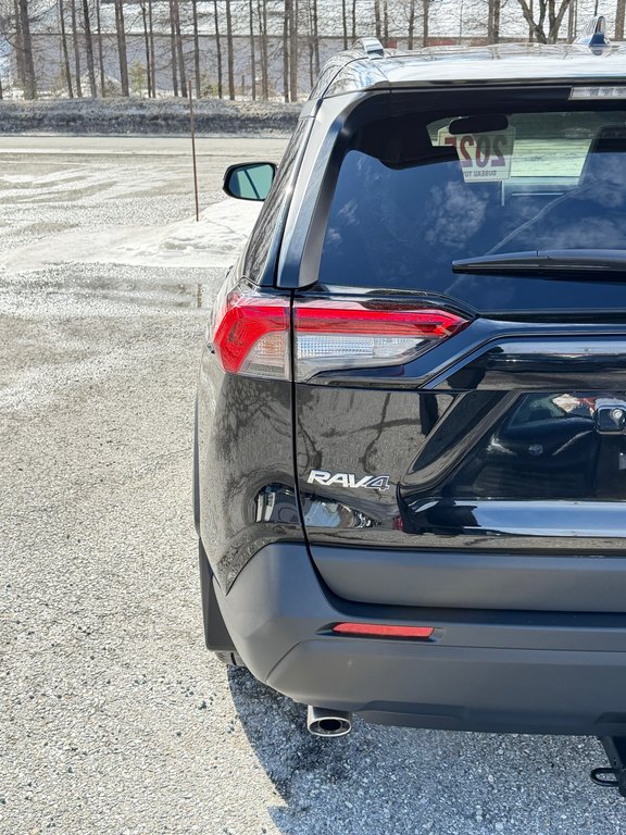 Toyota RAV4 XLE AWD / HITCH TOYOTA / TAG / ÉTAT NEUF !!! / 2025 à Thetford Mines, Québec - 21 - w1024h768px