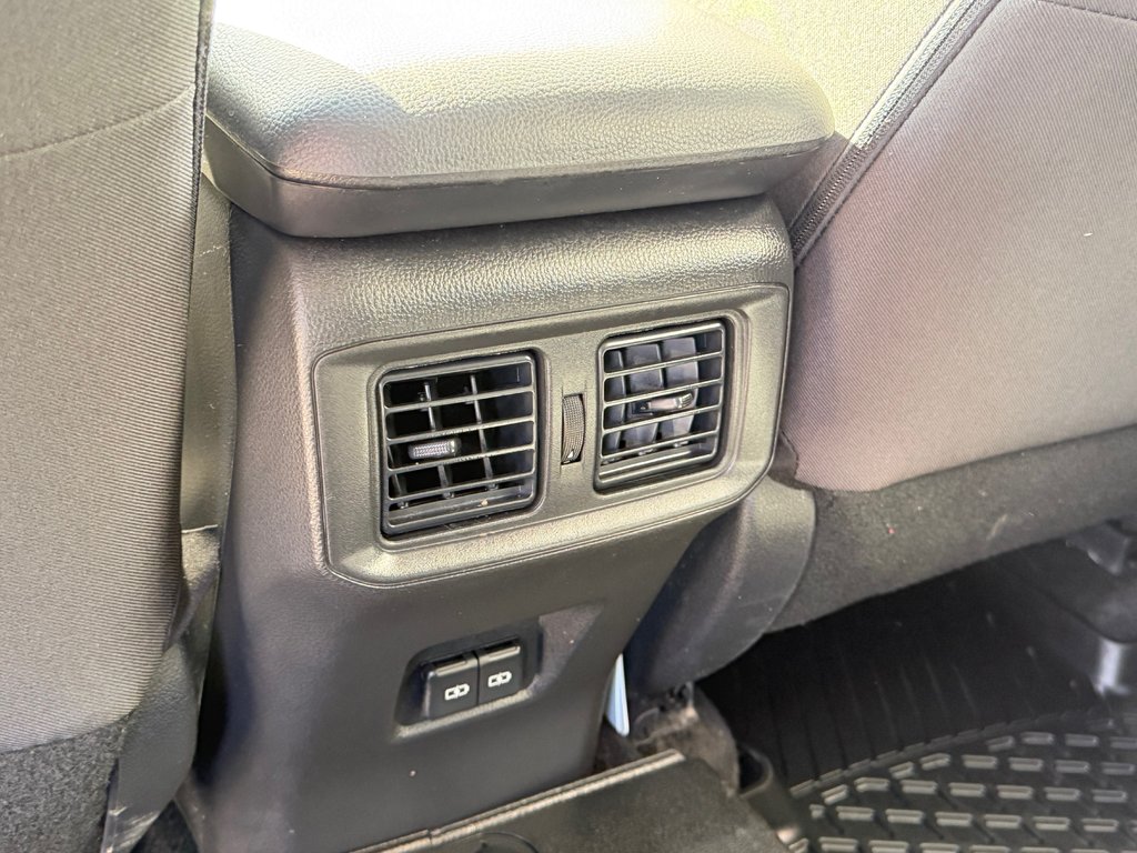 Toyota RAV4 XLE AWD / HITCH TOYOTA / TAG / ÉTAT NEUF !!! / 2025 à Thetford Mines, Québec - 54 - w1024h768px