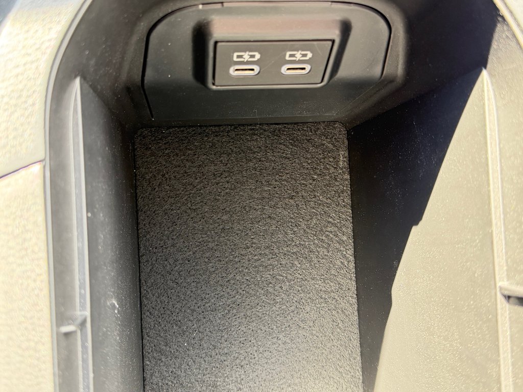 Toyota RAV4 XLE AWD / HITCH TOYOTA / TAG / ÉTAT NEUF !!! / 2025 à Thetford Mines, Québec - 49 - w1024h768px