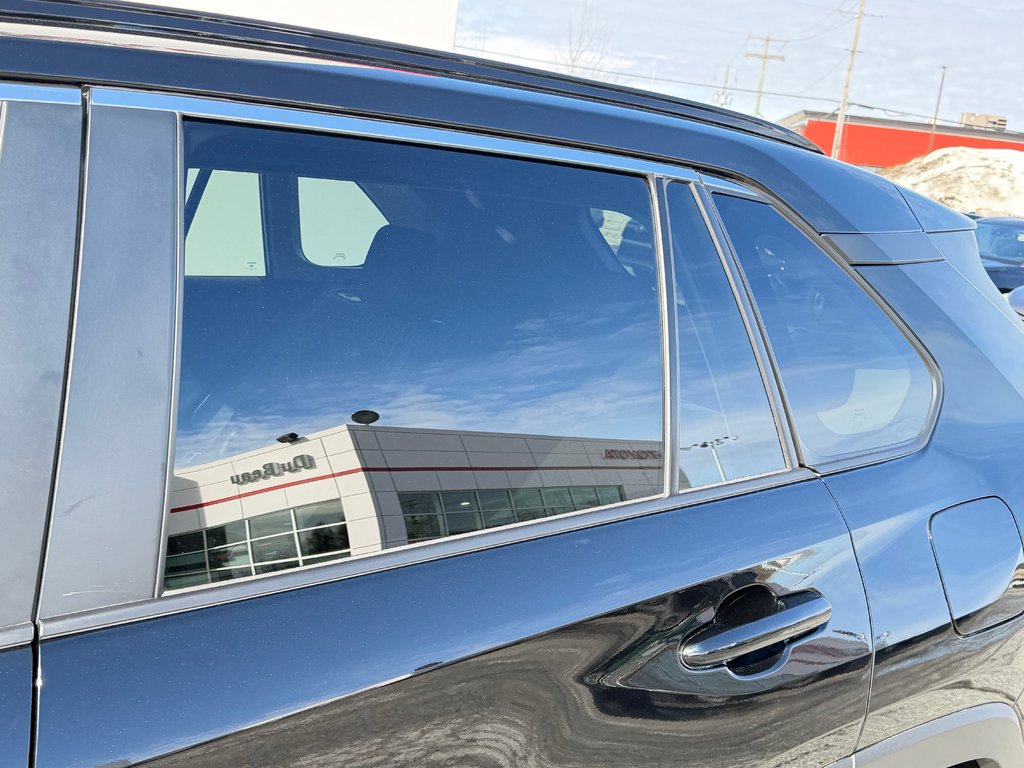 Toyota RAV4 XLE AWD / HITCH TOYOTA / TAG / ÉTAT NEUF !!! / 2025 à Thetford Mines, Québec - 20 - w1024h768px