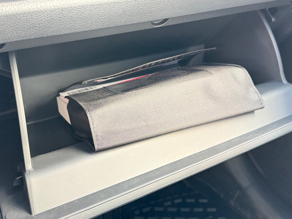 Toyota RAV4 XLE AWD / HITCH TOYOTA / TAG / ÉTAT NEUF !!! / 2025 à Thetford Mines, Québec - 50 - w1024h768px