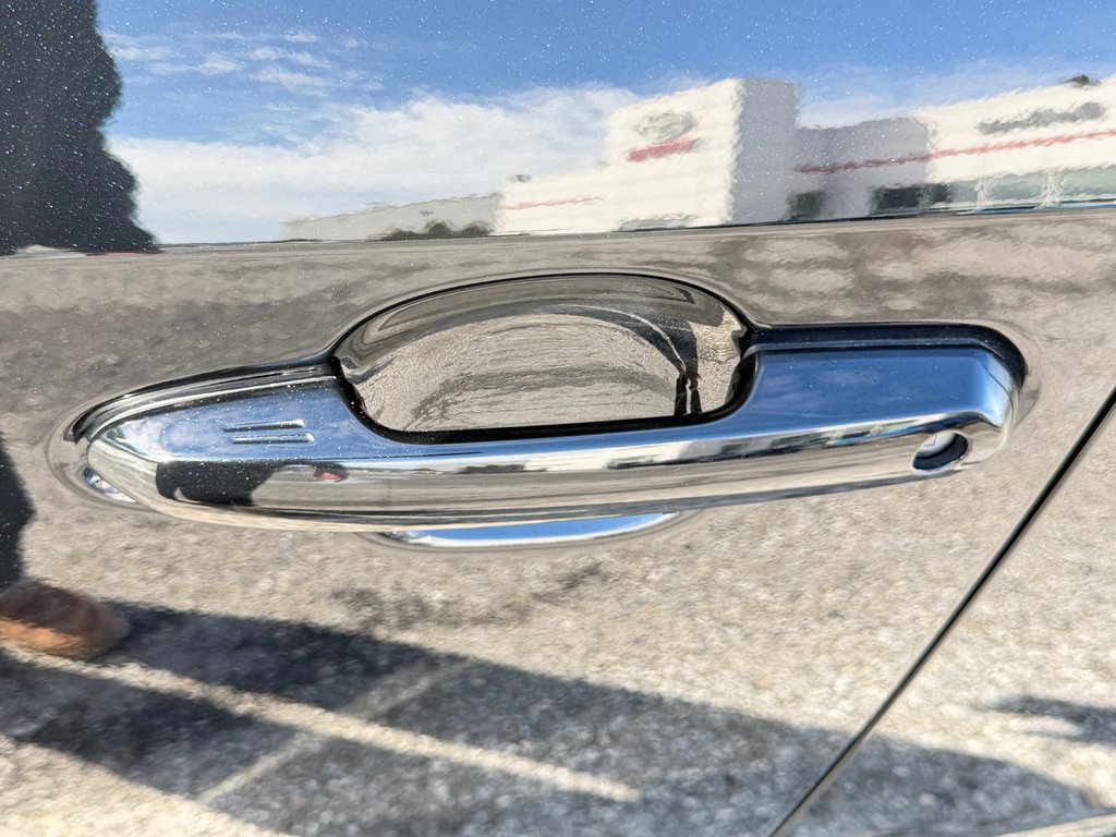 Toyota RAV4 XLE AWD / HITCH TOYOTA / TAG / ÉTAT NEUF !!! / 2025 à Thetford Mines, Québec - 19 - w1024h768px