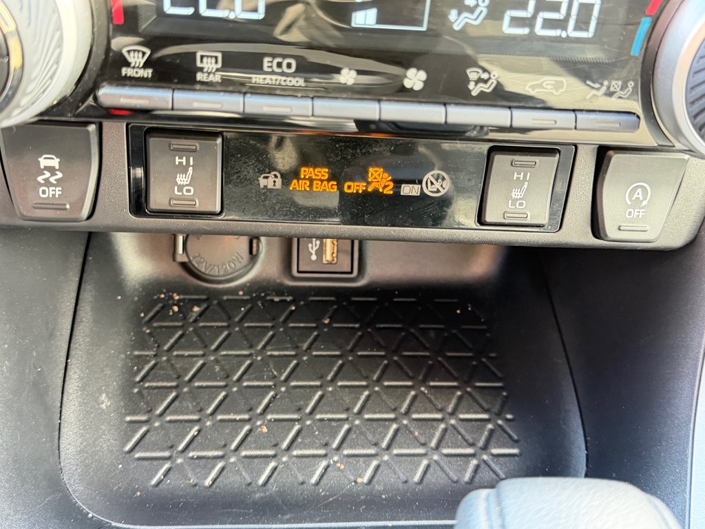Toyota RAV4 XLE AWD / HITCH TOYOTA / TAG / ÉTAT NEUF !!! / 2025 à Thetford Mines, Québec - 43 - w1024h768px
