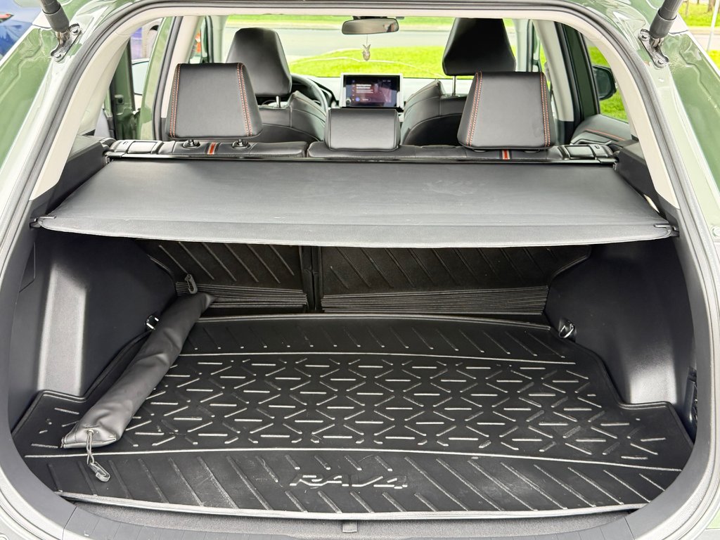 2025 Toyota RAV4 TRAIL AWD / PEA 29-04-29=100KM / HITCH WOW / in Thetford Mines, Quebec - 58 - w1024h768px
