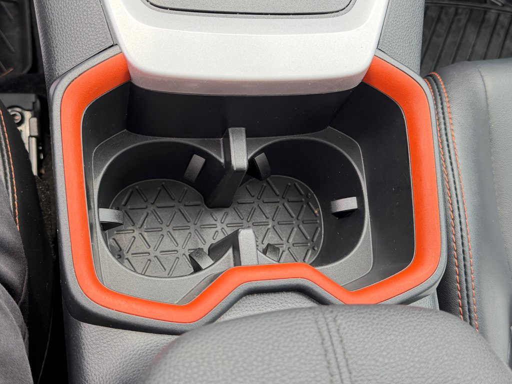 2025 Toyota RAV4 TRAIL AWD / PEA 29-04-29=100KM / HITCH WOW / in Thetford Mines, Quebec - 49 - w1024h768px