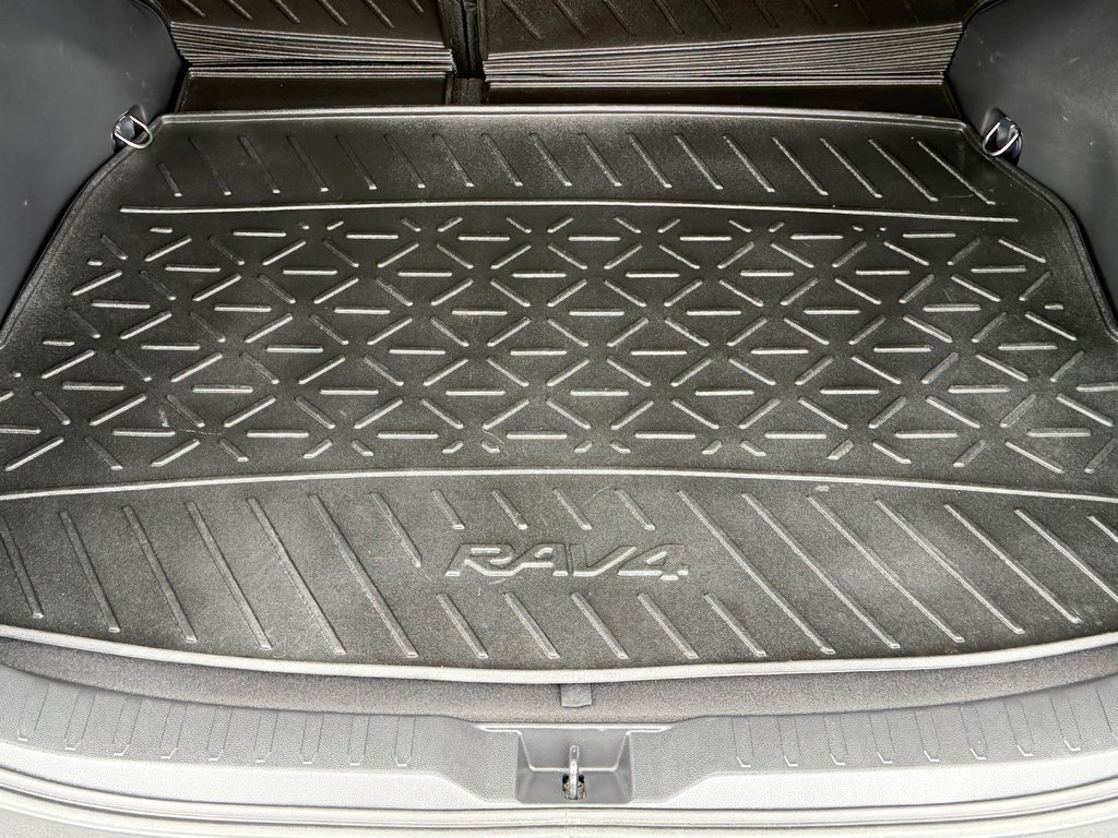 2025 Toyota RAV4 TRAIL AWD / PEA 29-04-29=100KM / HITCH WOW / in Thetford Mines, Quebec - 59 - w1024h768px