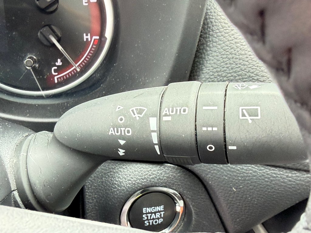 2025 Toyota RAV4 TRAIL AWD / PEA 29-04-29=100KM / HITCH WOW / in Thetford Mines, Quebec - 41 - w1024h768px