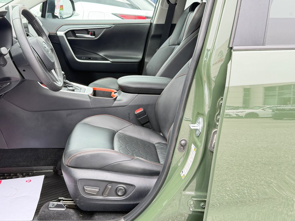 2025 Toyota RAV4 TRAIL AWD / PEA 29-04-29=100KM / HITCH WOW / in Thetford Mines, Quebec - 31 - w1024h768px