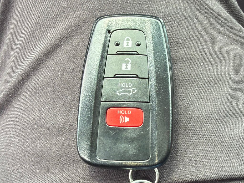 2025 Toyota RAV4 TRAIL AWD / PEA 29-04-29=100KM / HITCH WOW / in Thetford Mines, Quebec - 54 - w1024h768px