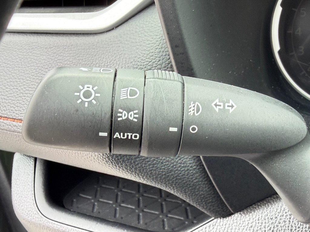 2025 Toyota RAV4 TRAIL AWD / PEA 29-04-29=100KM / HITCH WOW / in Thetford Mines, Quebec - 39 - w1024h768px