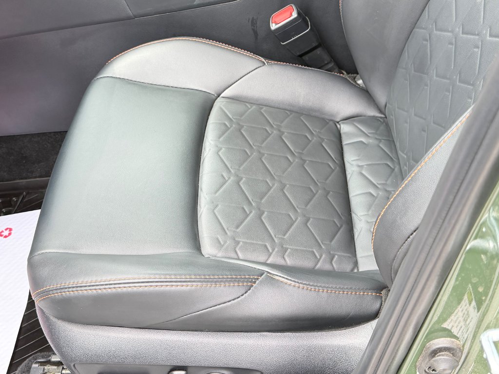2025 Toyota RAV4 TRAIL AWD / PEA 29-04-29=100KM / HITCH WOW / in Thetford Mines, Quebec - 34 - w1024h768px