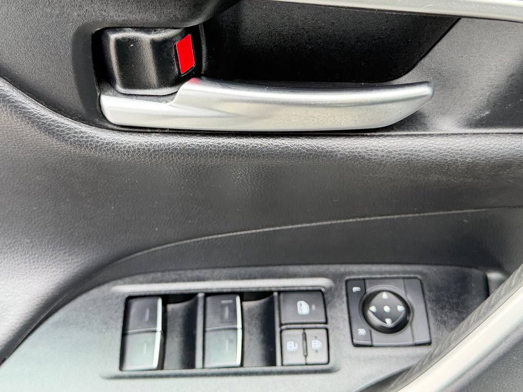 2025 Toyota RAV4 TRAIL AWD / PEA 29-04-29=100KM / HITCH WOW / in Thetford Mines, Quebec - 29 - w1024h768px