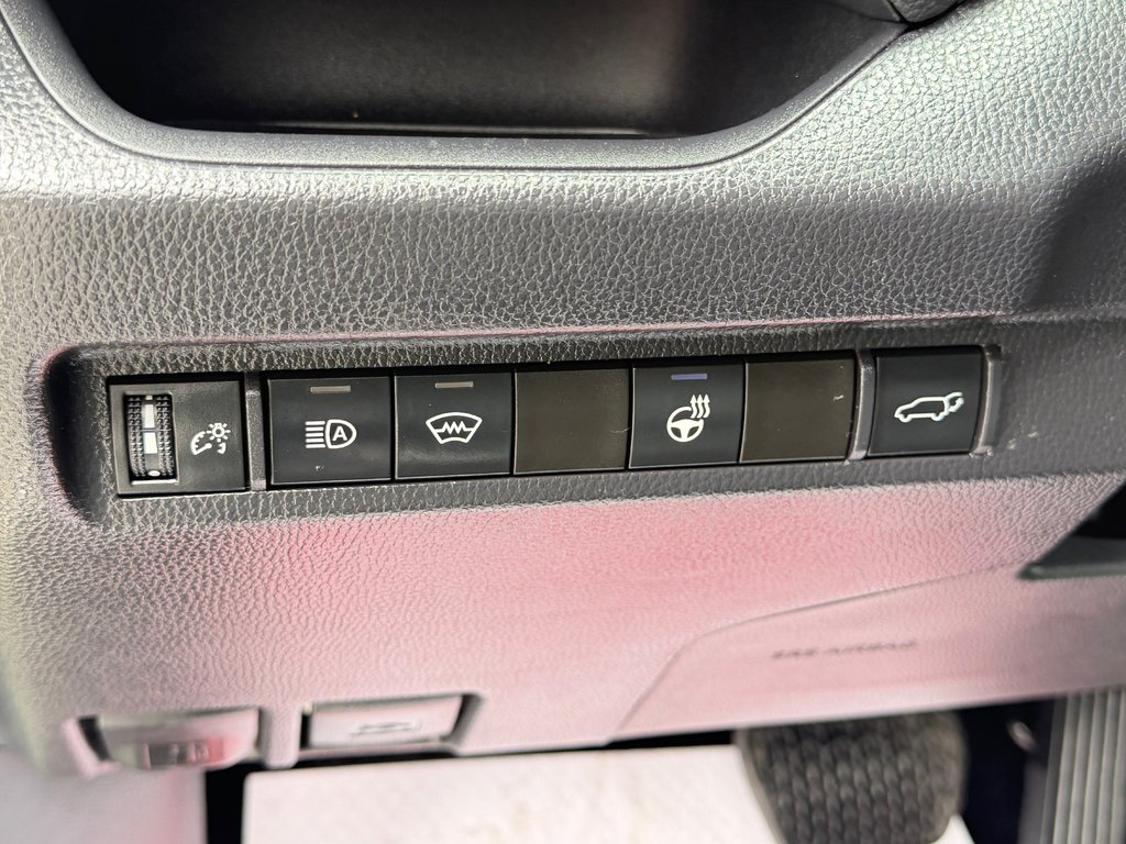 2025 Toyota RAV4 TRAIL AWD / PEA 29-04-29=100KM / HITCH WOW / in Thetford Mines, Quebec - 36 - w1024h768px