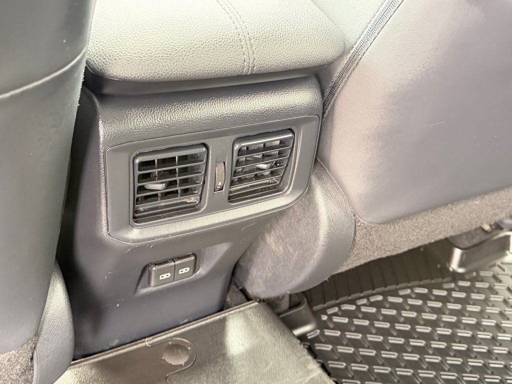 2025 Toyota RAV4 TRAIL AWD / PEA 29-04-29=100KM / HITCH WOW / in Thetford Mines, Quebec - 57 - w1024h768px