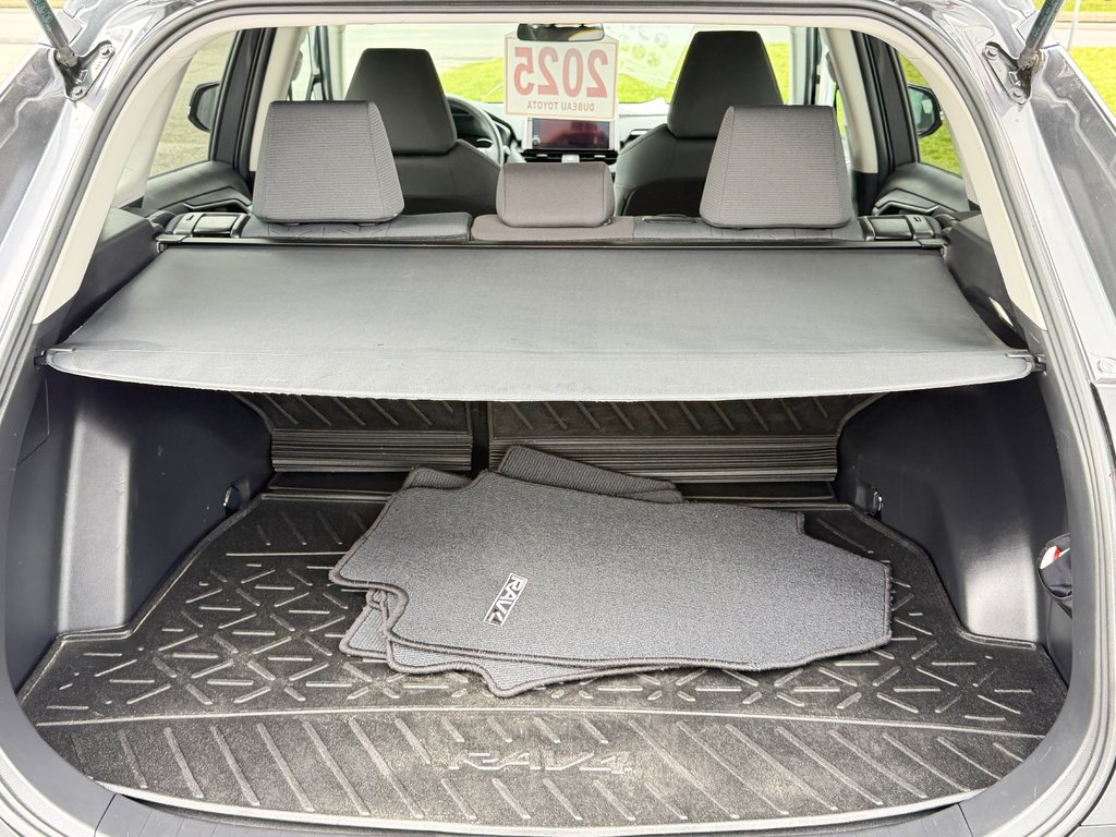 2025 Toyota RAV4 LE AWD / MAGS / HITCH / AUBAINE !! / in Thetford Mines, Quebec - 47 - w1024h768px
