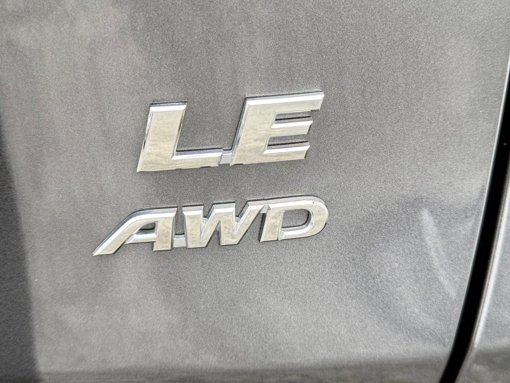 2025 Toyota RAV4 LE AWD / MAGS / HITCH / AUBAINE !! / in Thetford Mines, Quebec - 21 - w1024h768px