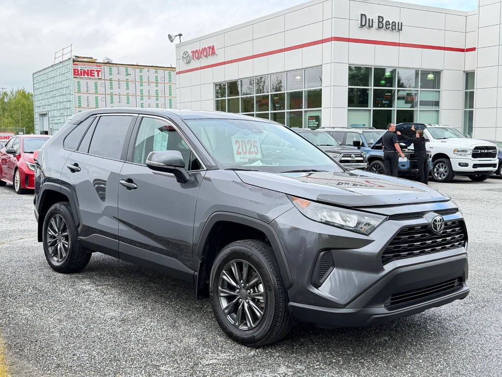2025 Toyota RAV4 LE AWD / MAGS / HITCH / AUBAINE !! / in Thetford Mines, Quebec - 3 - w1024h768px