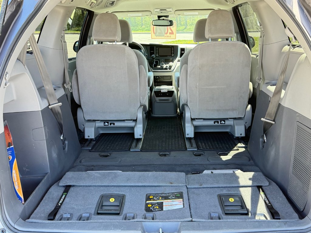 2020 Toyota SIENNA LE AWD LE AWD / FAIBLE KILOMETRAGE / 7 PASSAGERS in Thetford Mines, Quebec - 60 - w1024h768px