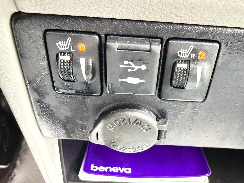 2020 Toyota SIENNA LE AWD LE AWD / FAIBLE KILOMETRAGE / 7 PASSAGERS in Thetford Mines, Quebec - 47 - w1024h768px