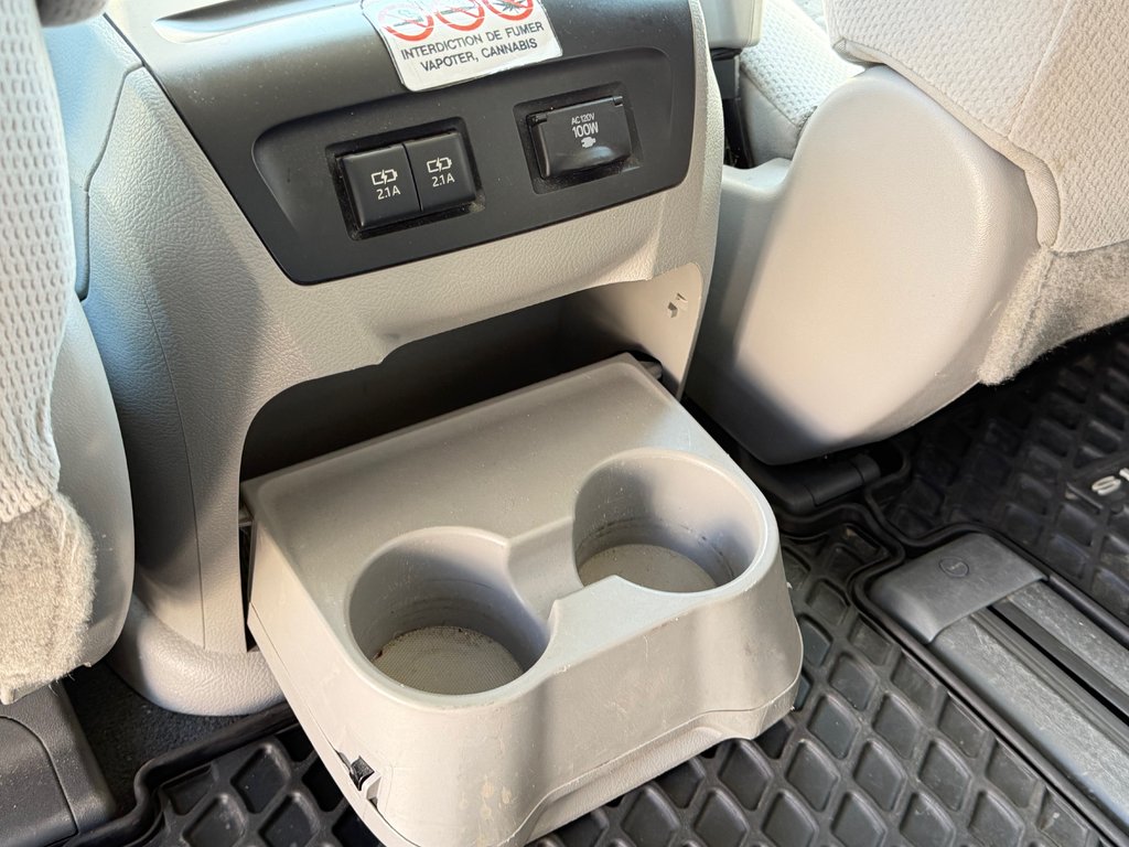 2020 Toyota SIENNA LE AWD LE AWD / FAIBLE KILOMETRAGE / 7 PASSAGERS in Thetford Mines, Quebec - 56 - w1024h768px