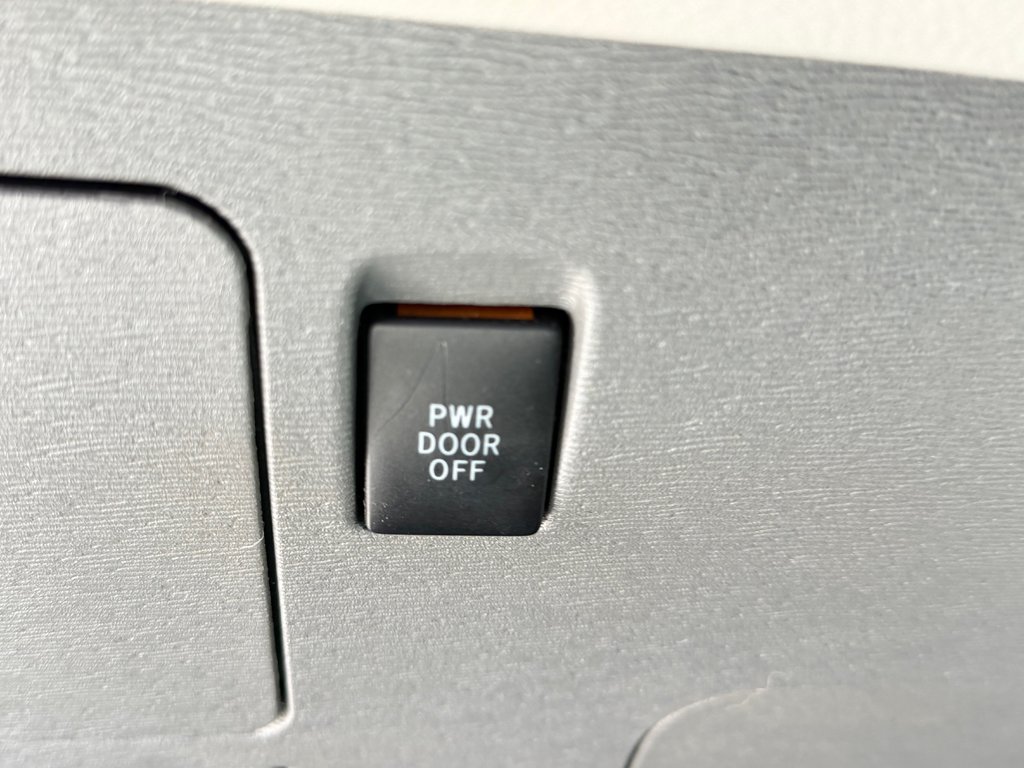 2020 Toyota SIENNA LE AWD LE AWD / FAIBLE KILOMETRAGE / 7 PASSAGERS in Thetford Mines, Quebec - 32 - w1024h768px