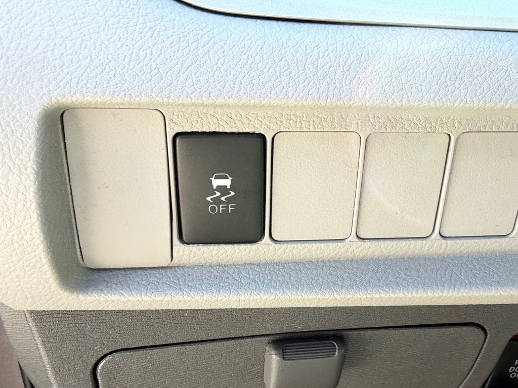 2020 Toyota SIENNA LE AWD LE AWD / FAIBLE KILOMETRAGE / 7 PASSAGERS in Thetford Mines, Quebec - 31 - w1024h768px