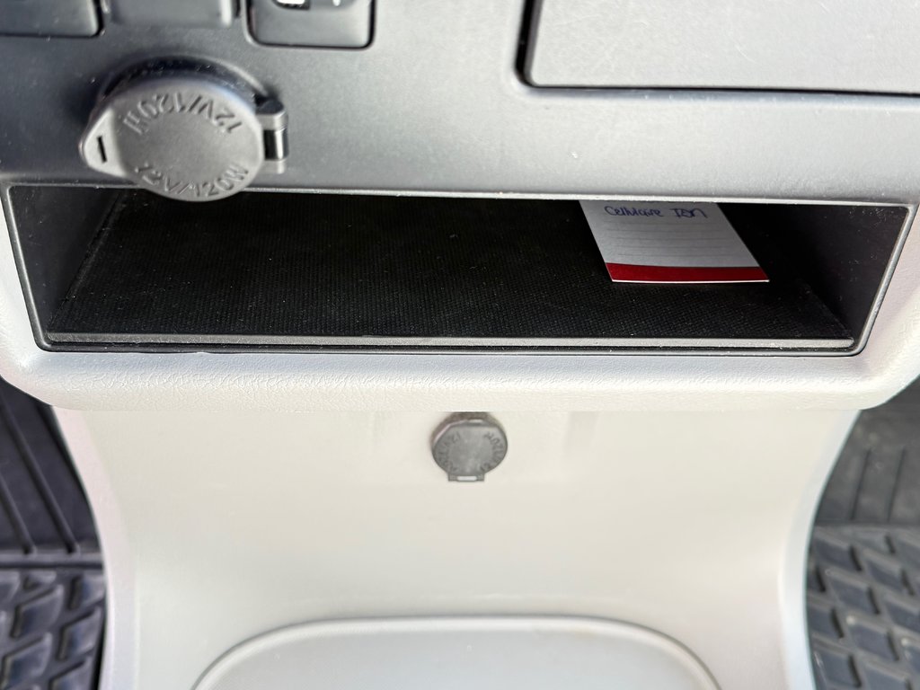 2020 Toyota SIENNA LE AWD LE AWD / FAIBLE KILOMETRAGE / 7 PASSAGERS in Thetford Mines, Quebec - 46 - w1024h768px