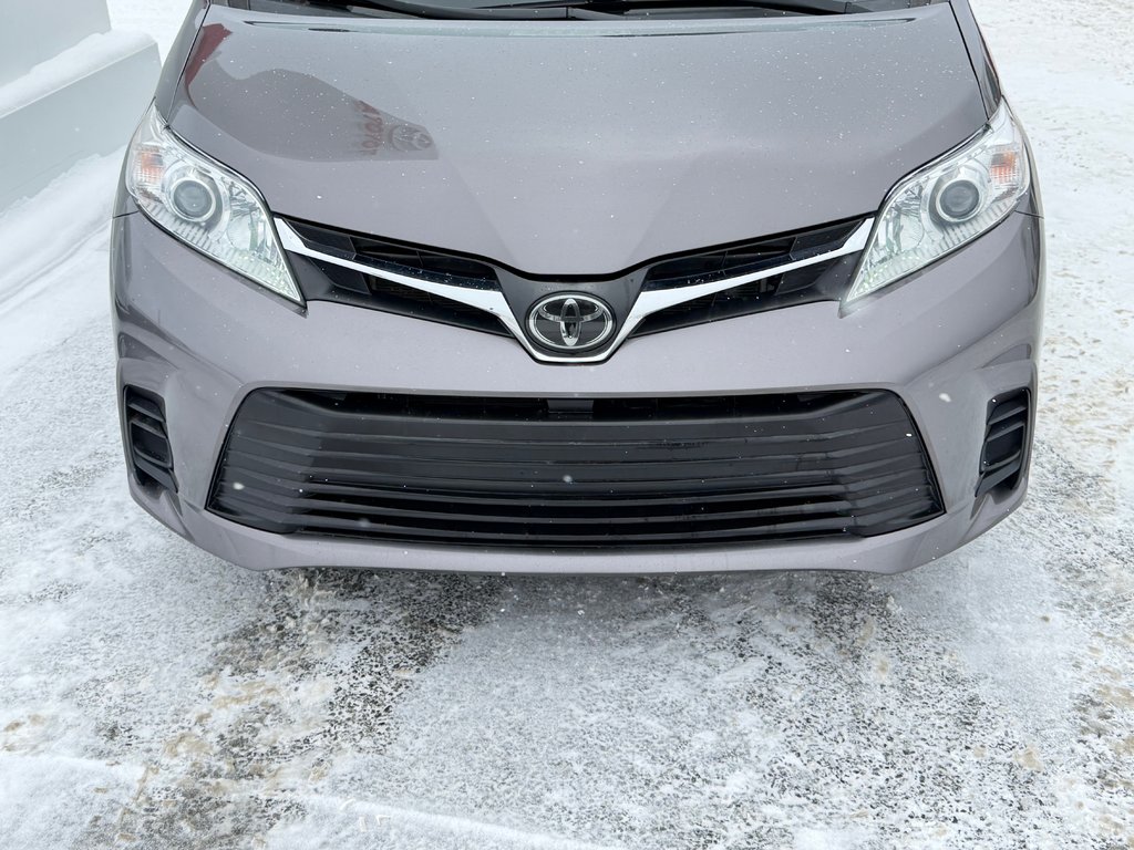2020 Toyota SIENNA LE AWD LE AWD / FAIBLE KILOMETRAGE / 7 PASSAGERS in Thetford Mines, Quebec - 12 - w1024h768px
