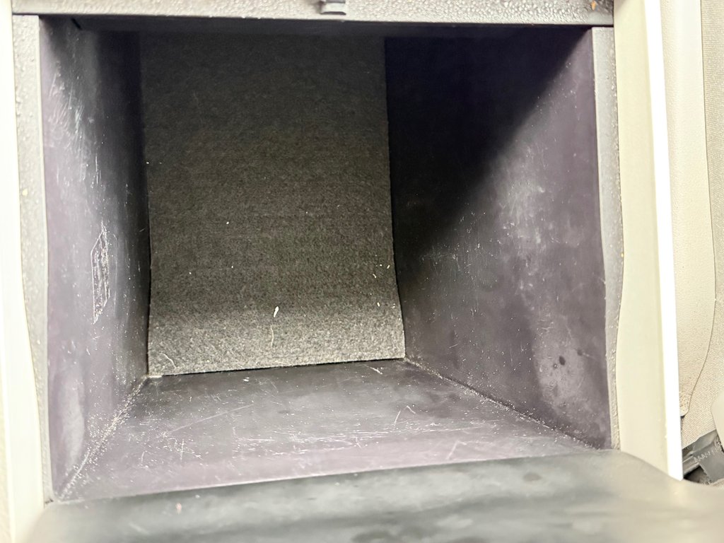 2020 Toyota SIENNA LE AWD LE AWD / FAIBLE KILOMETRAGE / 7 PASSAGERS in Thetford Mines, Quebec - 51 - w1024h768px