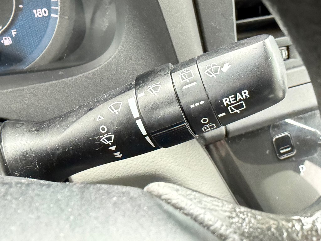 2020 Toyota SIENNA LE AWD LE AWD / FAIBLE KILOMETRAGE / 7 PASSAGERS in Thetford Mines, Quebec - 41 - w1024h768px