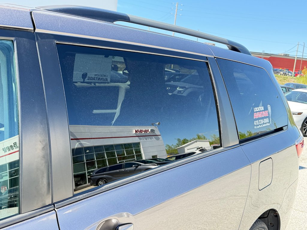 2020 Toyota SIENNA LE AWD LE AWD / FAIBLE KILOMETRAGE / 7 PASSAGERS in Thetford Mines, Quebec - 17 - w1024h768px