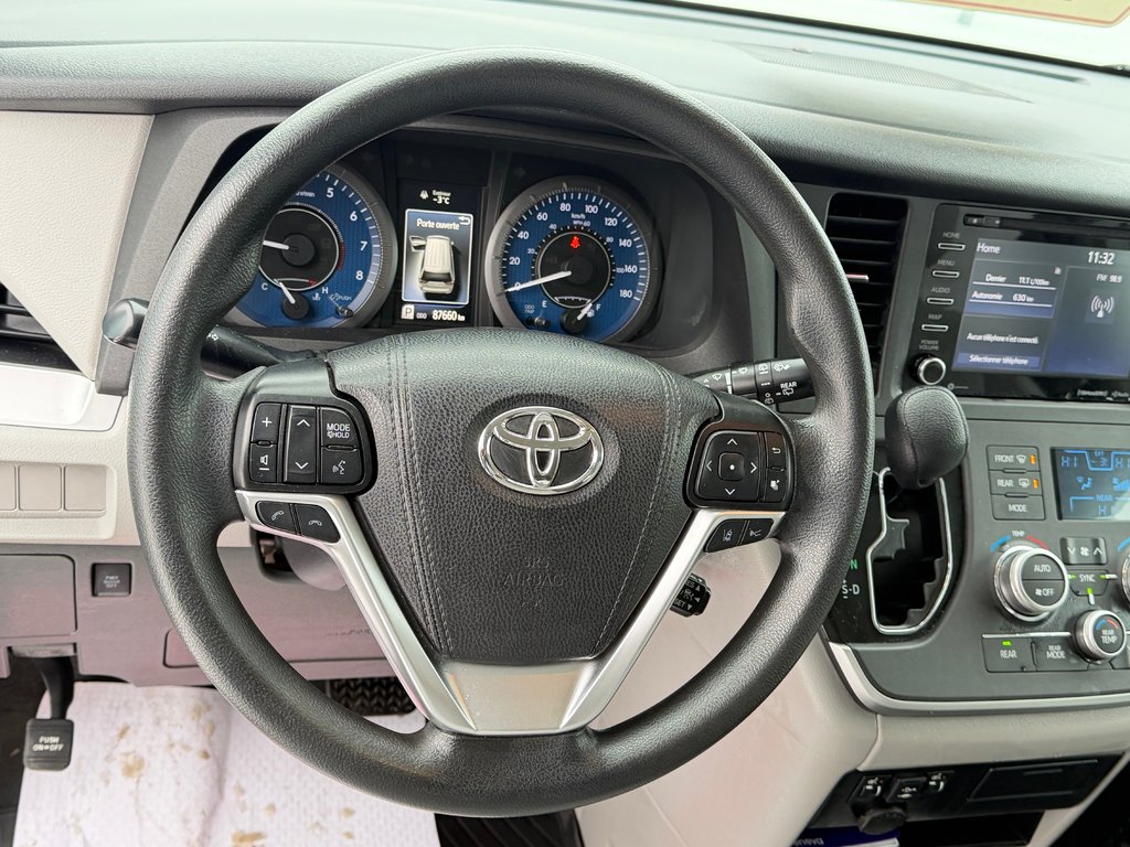 2020 Toyota SIENNA LE AWD LE AWD / FAIBLE KILOMETRAGE / 7 PASSAGERS in Thetford Mines, Quebec - 35 - w1024h768px